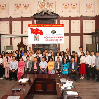 Hội nghị giữa nhiệm kì XXI Đảng bộ Trường Đại học Dược Hà Nội (2020-2025)